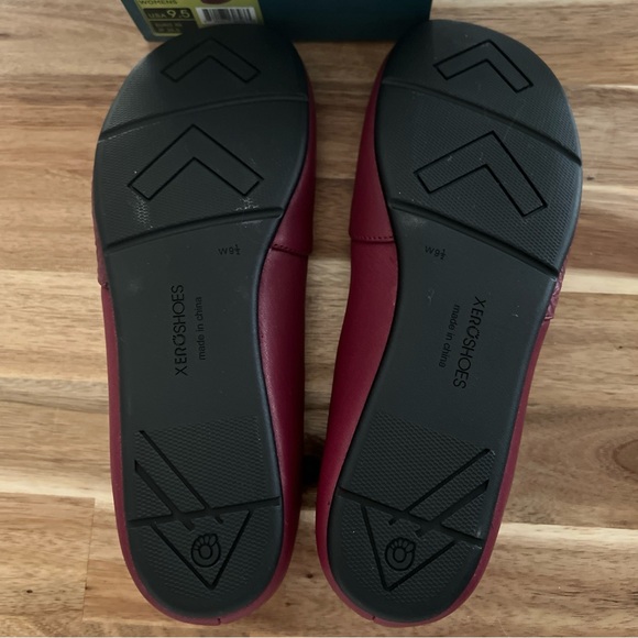 New in box Xero brand women’s flats in a raspberry color Size 9.5 - Picture 6 of 10